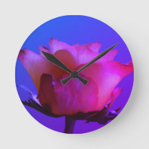 Rosa Wand-Uhr