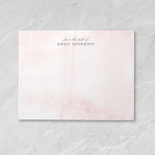 Rosa Wasserfarbe vom Schreibtisch mit Personalisie Notizblock