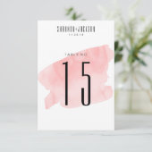 Rosa Watercolor Wash Hochzeitsstimmung Tischnummer (Stehend Vorderseite)