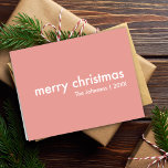 Rosa Weihnachten | Minimalistisch Clean Simple<br><div class="desc">Einfache, stilvolle "fröhliche Weihnachten" zitieren Grußkarte mit moderner Typografie in weiß auf duskyrosa Hintergrund in einem minimalistischen skandinavischen Stil "skandinavisch". Die Karte kann leicht mit Ihrem eigenen Urlaubsgruß, Familiennamen und Jahr personalisiert werden, um eine wirklich maßgeschneiderte Weihnachtskarte für die Festsaison zu machen! Die Insider-Nachricht "Wünscht euch eine wunderbare Weihnachtsfeier!" kann...</div>