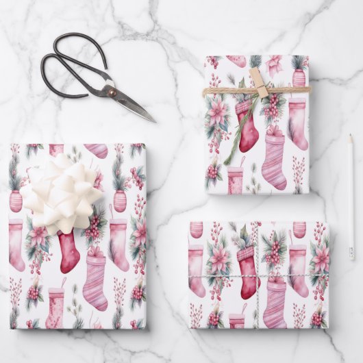 Rosa Weihnachtsverpackung mit Strümpfen Kiefernzwe Geschenkpapier Set (Vorderseite)