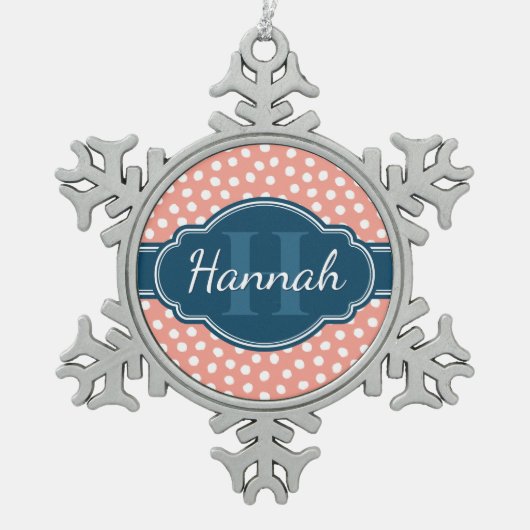 Rosa, weiß gepunktetes Muster, Monografie Schneeflocken Zinn-Ornament (Vorderseite)