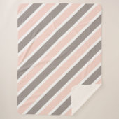 Rosa, weiß graue Streifen Sherpadecke (Vorderseite)