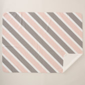 Rosa, weiß graue Streifen Sherpadecke (Vorderseite (Horizontal))