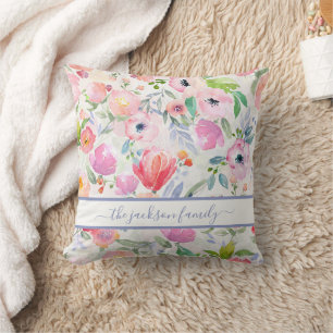 Rosa weiße Blumen Boho Familienname Schriftzug Kissen