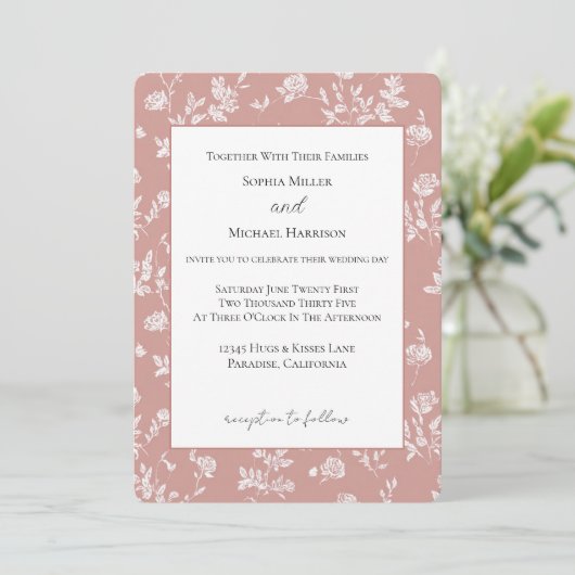 Rosa Weiße Blumen Hochzeit Einladung (Stehend Vorderseite)
