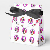 Rosa-weiße Eule, die einige Schulbücher hält Geschenkschachtel (Vorderseite)