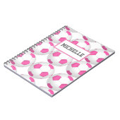 Rosa weiße Fußball-Muster - Name hinzufügen Notizblock (Linke Seite)