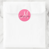 Rosa weiße Namen Monogram M Hochzeitsticker Runder Aufkleber (Tasche)