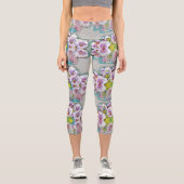 Rosa Weiße Stiefmütterchen in der Nähe von Wasser  Capri Leggings (Vorderseite)