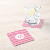 Rosa weiße Streifen Trendmonogramm Moderne Vorlage Rechteckiger Pappuntersetzer (Vor Ort)