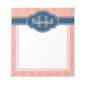 Rosa Weißes Diamantdotmuster Blaues Monogramm Notizblock (Vorderseite)