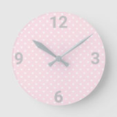 Rosa Weißes Herz Moderne Uhr (Vorderseite)