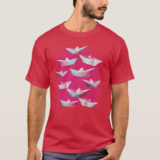 Rosa Wellen und Papierboote T-Shirt