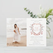 Rosa Wildblume Monogram Wappen Foto Geburtstag Einladung (Stehend Vorderseite)