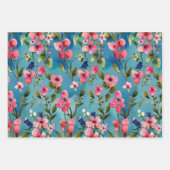 Rosa Wildblumen auf blauem Hintergrund Geschenkpapier Set (Vorderseite)