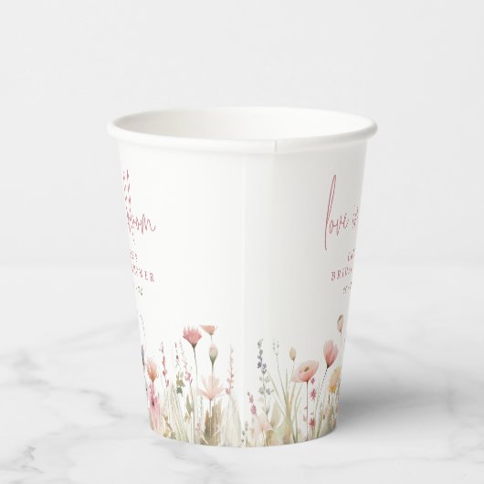 Rosa Wildblumen Liebe im BlütenBrautparty Pappbecher (Rechts)
