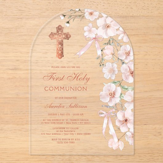 Rosa Wildblumen und Bögen Erste Kommune Acryleinladungen (Vorderseite)