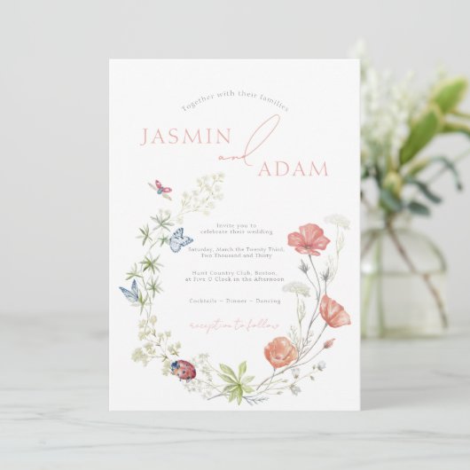 Rosa Wildblumen und Schmetterlinge Hochzeiten Einladung (Stehend Vorderseite)