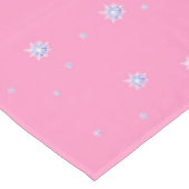 Rosa Winterschneeflocken Tischdecke (Schrägansicht)