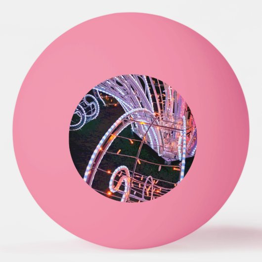 Rosa Wirbel Tischtennisball (Vorderseite)