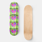 Rosa Wirble Herzen grün Skateboard (Vorderseite)