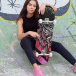 Rosa Wolf Head Monogram Skateboard<br><div class="desc">Dieses Design kann personalisiert werden, indem Sie die Option Anpassen auswählen, um Text hinzuzufügen oder andere Änderungen vorzunehmen. Wenn dieses Produkt die Möglichkeit hat, das Design auf einen anderen Gegenstand zu übertragen, stellen Sie bitte sicher, dass das Design bei Bedarf angepasst wird. Kontaktieren Sie mich unter colorflowcreations@gmail.com , wenn Sie...</div>