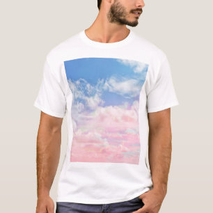 Rosa Wolken Wasserfarbe: strahlender Himmel. T-Shirt