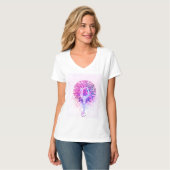 Rosa Yoga-Baum-Frau in den Pastellfarben T-Shirt (Vorderseite Vollansicht)