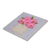 Rosa Zapfen in einem alten Kronengeflecht Fliese (Seite)