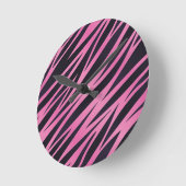 Rosa Zebra-Streifen-Hintergrund Runde Wanduhr (Winkel)