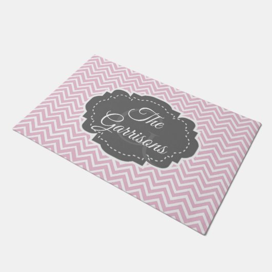 Rosa Zickzack Personalisierte Doormat Fußmatte (Schrägansicht)