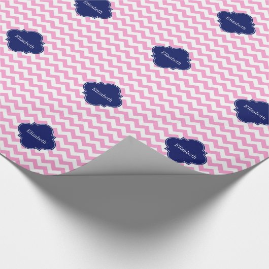 Rosa Zickzack Zigzag Navy Quatrefolie Monogram Geschenkpapier (Ecke)