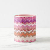 Rosa Zickzackhintergrund Zweifarbige Tasse (Mittel)