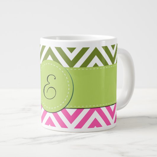 Rosa Zigzag, grüner Zigzag, Zickzack, Monogramm Jumbo-Tasse (Vorderseite Rechts)