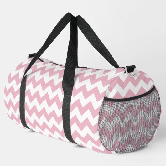 Rosa Zigzag, rosa Zickzack, geometrisches Muster Duffle Bag (Rechte Ecke)
