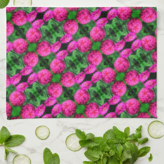 Rosa Zinnia Blume Pair Nah Abstraktes Muster Geschirrtuch (Gefaltet)