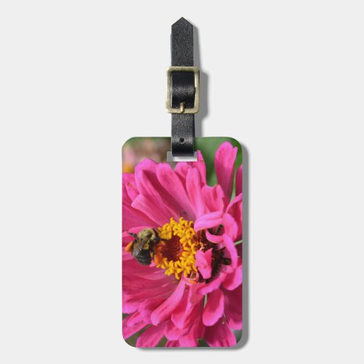 Rosa Zinnia und Hummel Gepäckanhänger (Vorderseite vertikal)