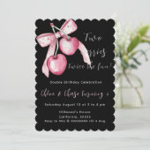 Rosa Zwei Beeren - Zwillinge Custom Birthday Einla Einladung (Stehend Vorderseite)