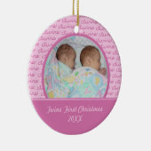 Rosa-Zwillings-erste WeihnachtsFoto-Verzierung Keramikornament (Rechts)