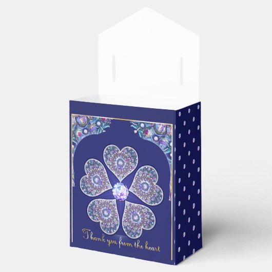 Rosace blau oder rot für baby&child geschenkschachtel (Geöffnet)