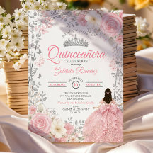 Rosafarbenes Quinceañera-Einladung mit silbernem S