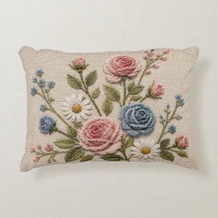 Rosarot und blau bestickte Rosen Dekokissen