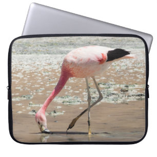 ROSAS FLAMINGO AUF EINEM GEWÄSSER LAPTOPSCHUTZHÜLLE