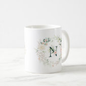 Rose an Pastell trugen den Blumenmonogramm-Buchsta Kaffeetasse (VorderseiteRechts)