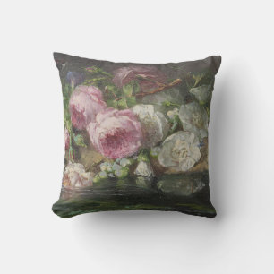 Rose auf dem Waldboden von Margaretha Roosenboom Kissen