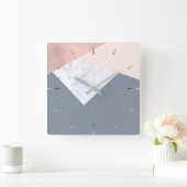 Rose aus elegantem Marmor, grau beige, geometrisch Quadratische Wanduhr (Zuhause)