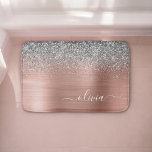 Rose aus gebürstetem Metall Gold Silber Glitzer Mo Badematte<br><div class="desc">Rose Gold - Blush Pink und Silver Faux Foil Metallic Sparkle Glitter gebürstetes Metall Monogram Name Bath Mats. Das macht den perfekten Abschluss,  Geburtstag,  Hochzeit,  Brautdusche,  Jubiläumsdusche,  Babydusche oder Bachelorette-Party-Geschenk für jemanden,  der Glamour-Luxus und schicke Stile liebt.</div>