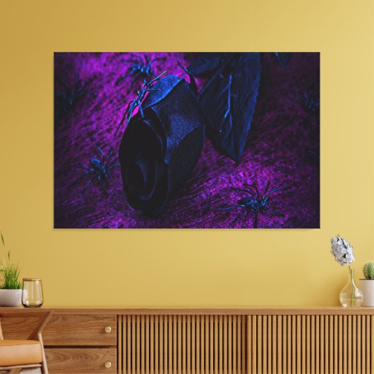 Rose aus schwarzem Material, Schwarze Spinnen Leinwanddruck (Insitu (Wohnzimmer))