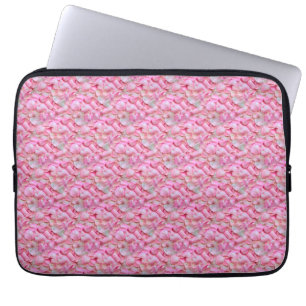 Rose Blätter auf Laptopschutzhülle